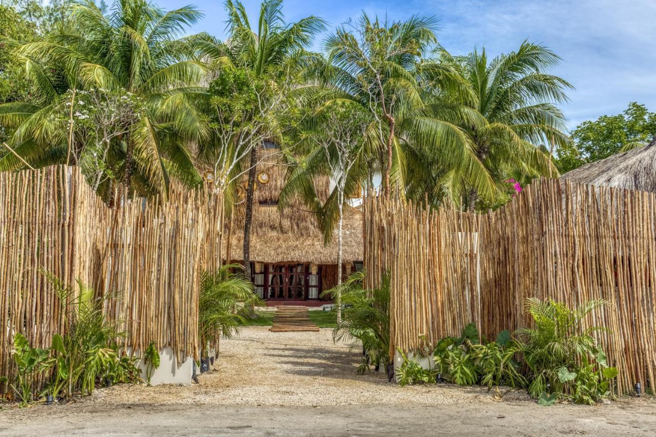 Selina Shared Los Lirios Tulum Exteriér fotografie